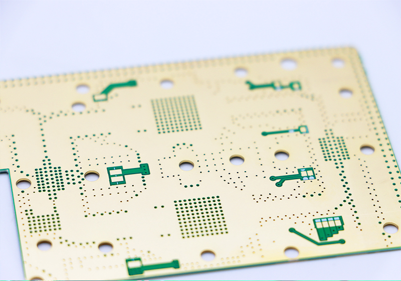 I produttori di PCB ti aiutano a comprendere la differenza tra le schede placcate in oro e quelle placcate in oro