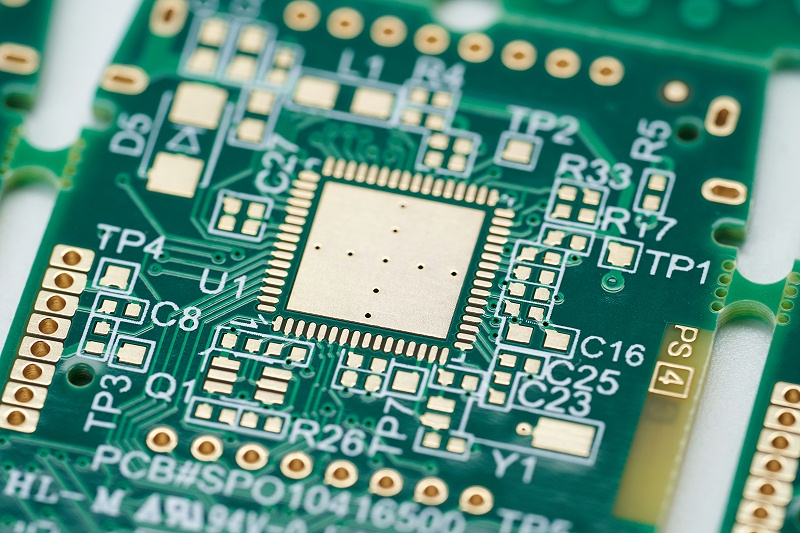 I produttori di PCB ti aiutano a capire come identificare i vantaggi e gli svantaggi del substrato del circuito